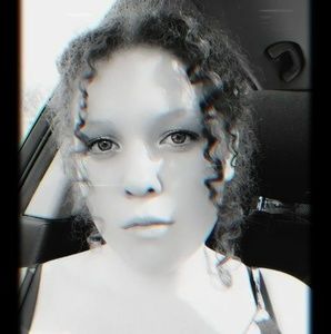 Meet your Posher, Amelia